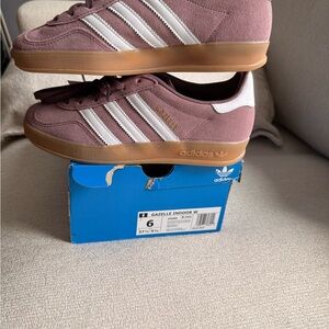 Adidas Gazelle Indoor Women's Shoes - Blue and White